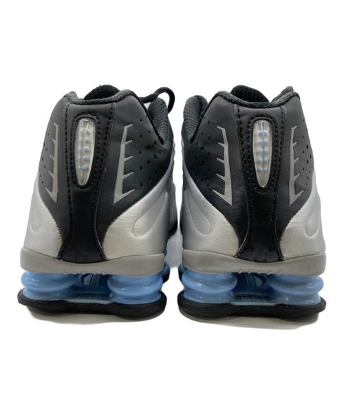 NIKE（ナイキ）NIKE (ナイキ) SHOX R4 シルバー×ブラック サイズ:27.5cmの古着・服飾アイテム