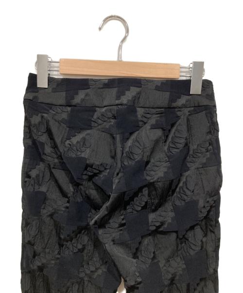 ISSEY MIYAKE（イッセイミヤケ）ISSEY MIYAKE (イッセイミヤケ) ストレッチジャガードパンツ ブラック サイズ:1の古着・服飾アイテム