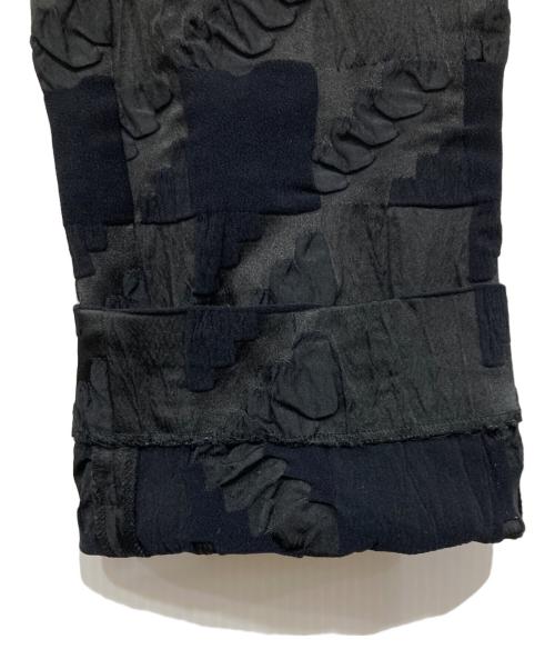 ISSEY MIYAKE（イッセイミヤケ）ISSEY MIYAKE (イッセイミヤケ) ストレッチジャガードパンツ ブラック サイズ:1の古着・服飾アイテム