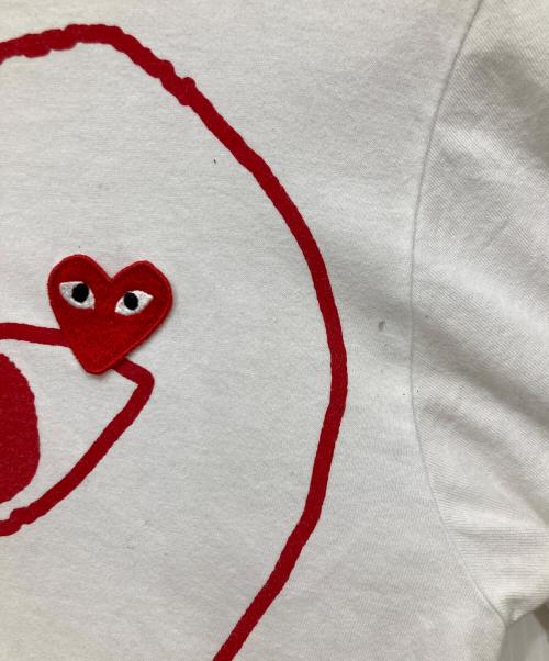PLAY COMME des GARCONS（プレイコムデギャルソン）PLAY COMME des GARCONS (プレイコムデギャルソン) レッドラインハートプリントTシャツ ホワイト サイズ:Sの古着・服飾アイテム