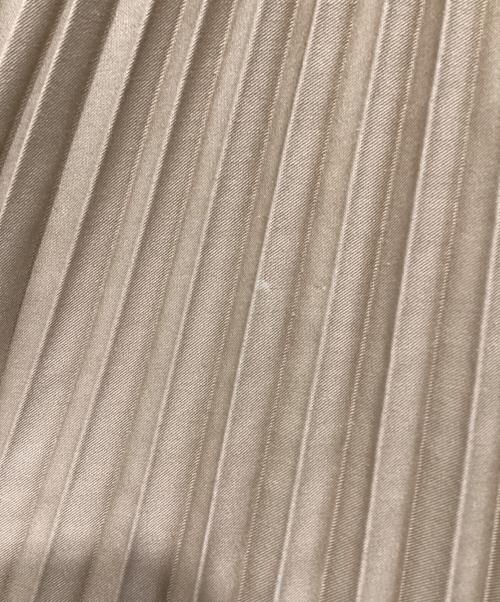 YLEVE（イレーヴ）YLEVE (イレーヴ) チノプリーツスカート ベージュの古着・服飾アイテム