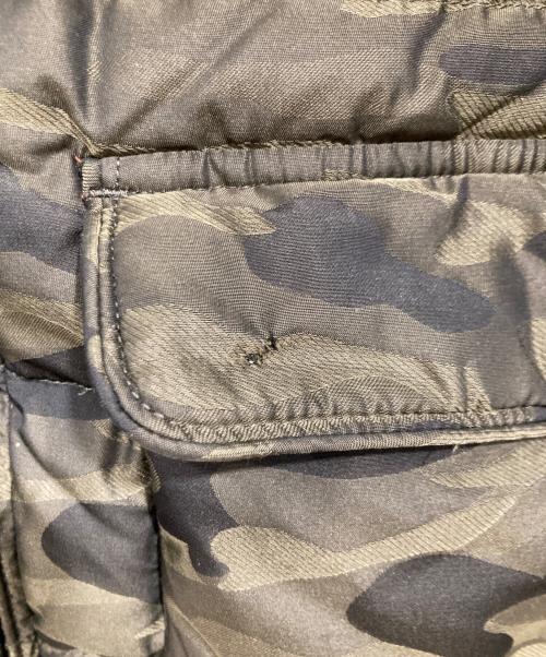 EMPORIO ARMANI JEANS（エンポリオアルマーニジーンズ）EMPORIO ARMANI JEANS (エンポリオアルマーニジーンズ) ダウンジャケット グリーン サイズ:Lの古着・服飾アイテム