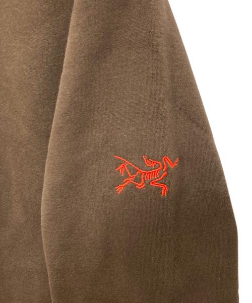 ARC'TERYX（アークテリクス）ARC'TERYX (アークテリクス) プルオーバーパーカー / EMBLEM FLEECE HOODY M ブラウン サイズ:Mの古着・服飾アイテム