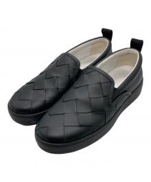BOTTEGA VENETA（ボッテガベネタ）の古着「イントレチャートスリッポン」｜ブラック