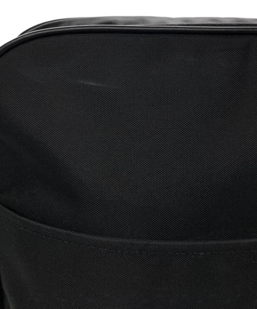 CDG（シーディージー）CDG (シーディージー) ナイロンショルダーバッグ ブラックの古着・服飾アイテム