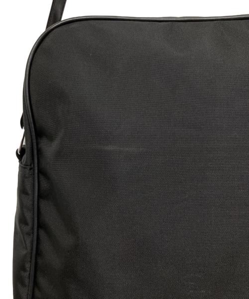 CDG（シーディージー）CDG (シーディージー) ナイロンショルダーバッグ ブラックの古着・服飾アイテム
