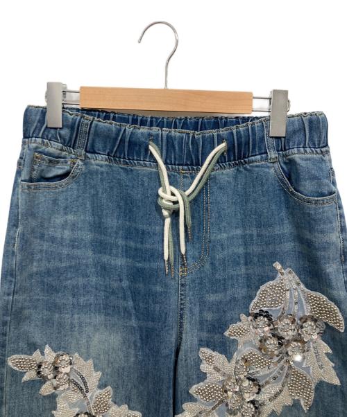 AUBREY By ANDREA&Co.（オーブリー バイ アンドレアアンドコー）AUBREY By ANDREA&Co. (オーブリー バイ アンドレアアンドコー) ビジュー刺繍デニムパンツ ブルー サイズ:サイズ記載なしの古着・服飾アイテム