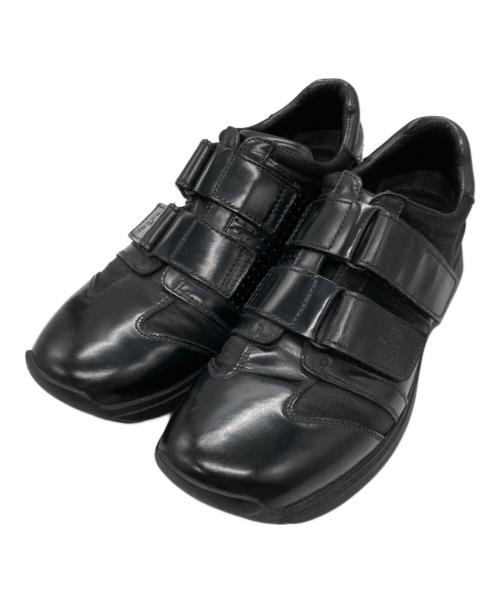 GUCCI（グッチ）GUCCI (グッチ) ベルトレザーローカットスニーカー ブラック サイズ:40 1/2の古着・服飾アイテム