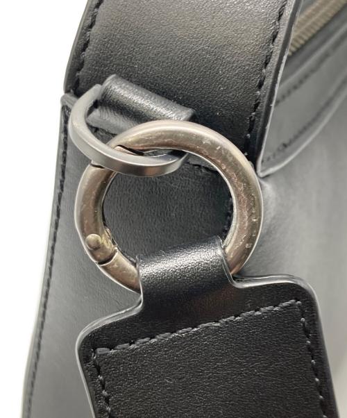 CHARLES & KEITH（チャールズアンドキース）CHARLES & KEITH (チャールズアンドキース) both (ボース) ジュールレザーチェーンエンベリッシュドバッグ ブラックの古着・服飾アイテム