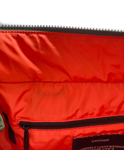 MARC JACOBS（マークジェイコブス）MARC JACOBS (マークジェイコブス) THE PUFFY NYLON MEDIUM TOTE オリーブの古着・服飾アイテム