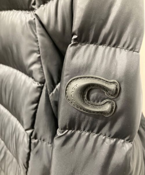 COACH（コーチ）COACH (コーチ) ダウンコート ブラック サイズ:Ｓの古着・服飾アイテム