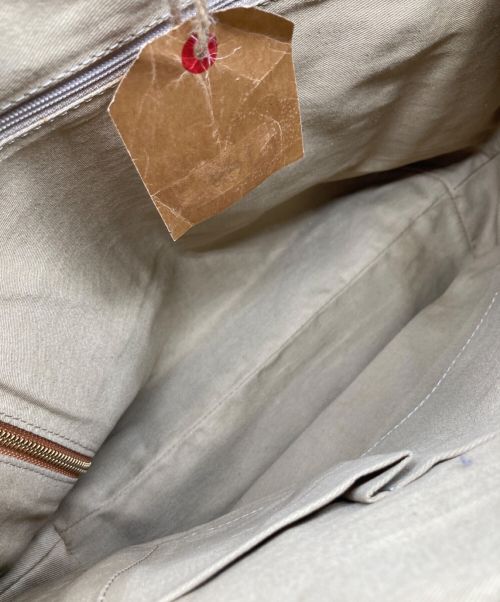 Fes（フェス）Fes (フェス) カウレザーリュックの古着・服飾アイテム