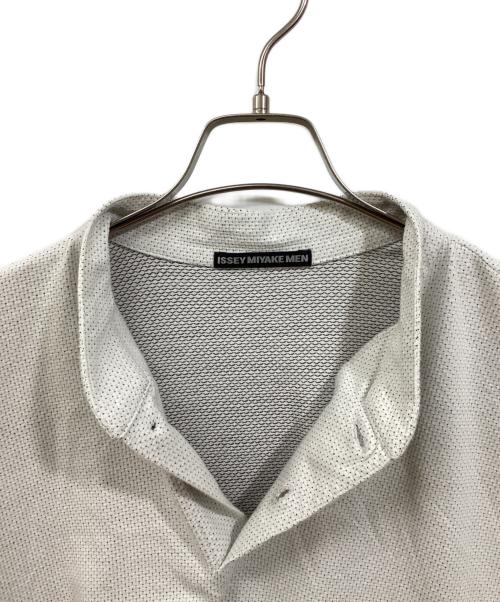 ISSEY MIYAKE MEN（イッセイミヤケメン）ISSEY MIYAKE MEN (イッセイミヤケメン) ヘンリーネックTシャツ ホワイト サイズ:3の古着・服飾アイテム