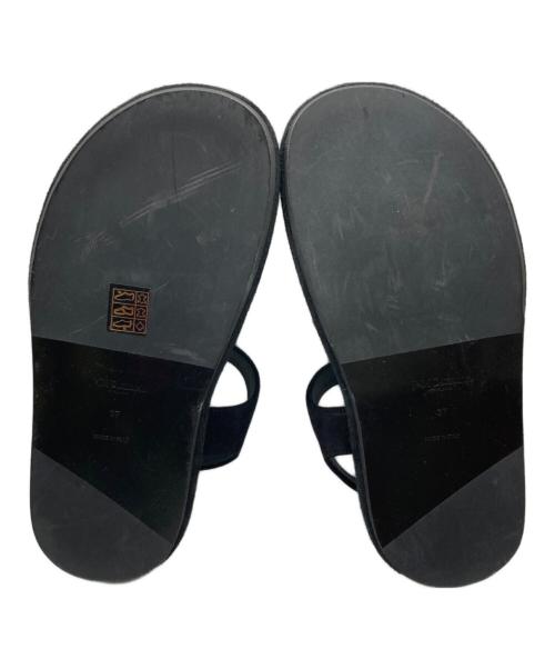 J&M DAVIDSON（ジェイ＆エム デヴィッドソン）J&M DAVIDSON (ジェイ＆エム デヴィッドソン) STRAPPY KNOTTED SANDAL ブラック サイズ:37の古着・服飾アイテム