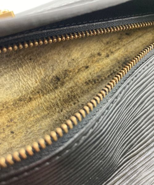 LOUIS VUITTON（ルイ ヴィトン）LOUIS VUITTON (ルイ ヴィトン) エピポシェット・セリエ・ドラゴンヌ セカンドバッグ ブラックの古着・服飾アイテム