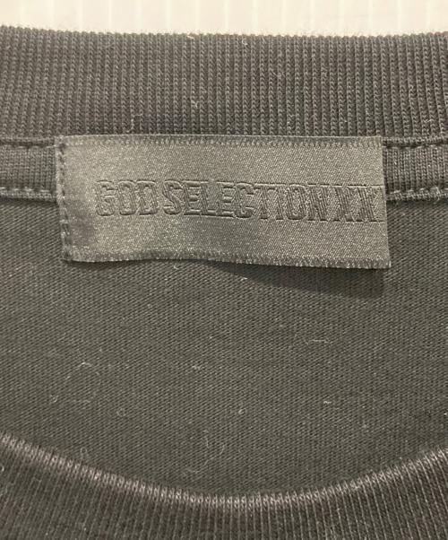 GOD SELECTION XXX（ゴッドセレクショントリプルエックス）GOD SELECTION XXX (ゴッドセレクショントリプルエックス) FRAGMENTS (フラグメント) プリントTシャツ ブラック サイズ:M 未使用品の古着・服飾アイテム