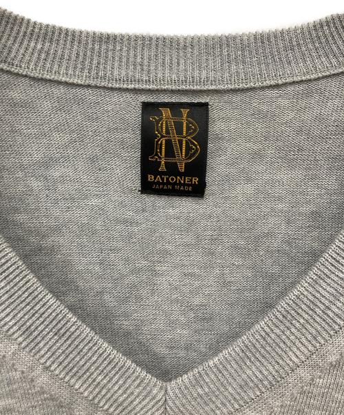 BATONER（バトナ―）BATONER (バトナ―) エルボーパッチVネックニット グレー サイズ:1の古着・服飾アイテム