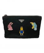 PRADAプラダ）の古着「メタルパーツ付きナイロンポーチ」｜ブラック