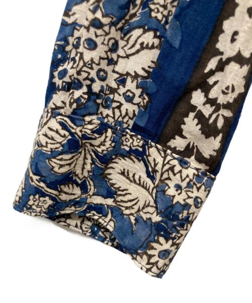 45R（フォーティファイブ・アール）45R (フォーティファイブ・アール) インドストライプフラワーブロックプリントの908スタンドグランパプルシャツ ブルー サイズ:2の古着・服飾アイテム