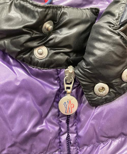 MONCLER（モンクレール）MONCLER (モンクレール) SHIPS (シップス) カメルーン/ダウンジャケット パープル×ブラック サイズ:2の古着・服飾アイテム
