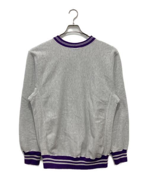 Champion（チャンピオン）Champion (チャンピオン) クルーネックスウェット/刺繍タグ/90’s グレー×パープル サイズ:XLの古着・服飾アイテム
