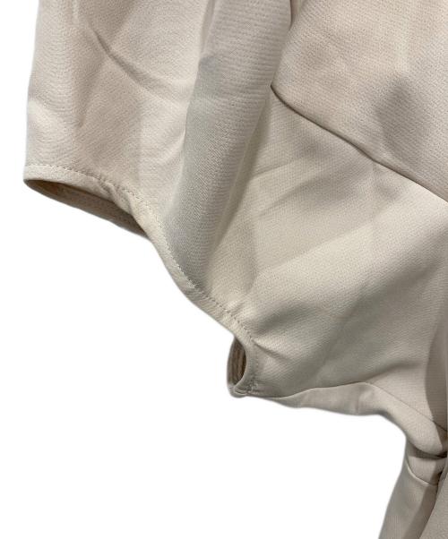 CLANE（クラネ）CLANE (クラネ) LANTERN SLEEVE FLARE ONE PIECE ベージュ サイズ:2の古着・服飾アイテム