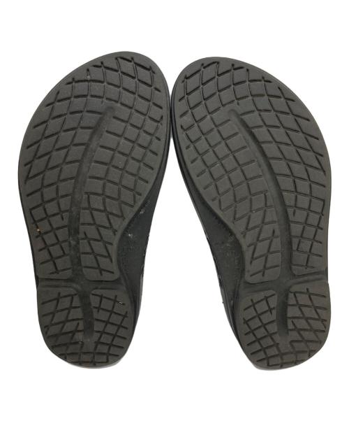 OOFOS（ウーフォス）OOFOS (ウーフォス) OOmega サンダル ブラック サイズ:37の古着・服飾アイテム