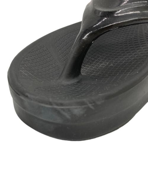 OOFOS（ウーフォス）OOFOS (ウーフォス) OOmega サンダル ブラック サイズ:37の古着・服飾アイテム