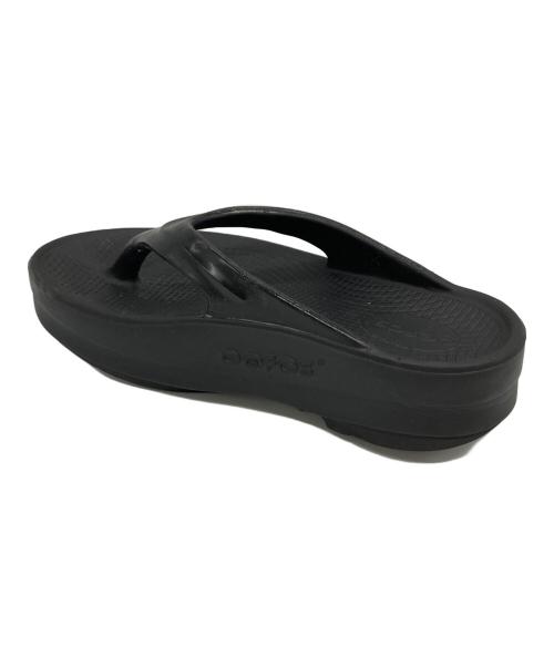 OOFOS（ウーフォス）OOFOS (ウーフォス) OOmega サンダル ブラック サイズ:37の古着・服飾アイテム