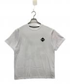 F.C.R.B.エフシーレアルブリストル）の古着「50 LETTERED EMBLEM TEE」｜ホワイト