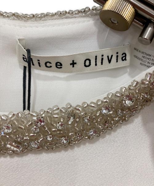 alice+olivia（アリスアンドオリビア）alice+olivia (アリスアンドオリビア) Amal タンクトップ ホワイト サイズ:XSの古着・服飾アイテム