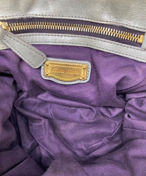 MIU MIU（ミュウミュウ）MIU MIU (ミュウミュウ) マテラッセハンドバッグの古着・服飾アイテム