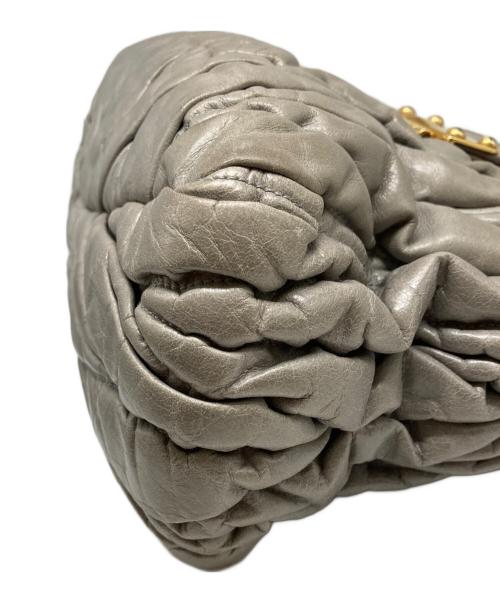 MIU MIU（ミュウミュウ）MIU MIU (ミュウミュウ) マテラッセハンドバッグの古着・服飾アイテム