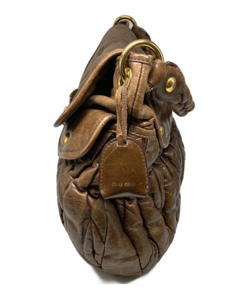 MIU MIU（ミュウミュウ）MIU MIU (ミュウミュウ) マテラッセワンショルダーバッグ ブラウンの古着・服飾アイテム