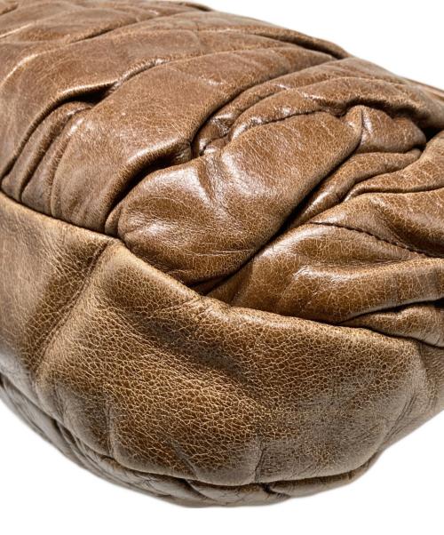 MIU MIU（ミュウミュウ）MIU MIU (ミュウミュウ) マテラッセワンショルダーバッグ ブラウンの古着・服飾アイテム