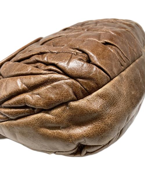 MIU MIU（ミュウミュウ）MIU MIU (ミュウミュウ) マテラッセワンショルダーバッグ ブラウンの古着・服飾アイテム