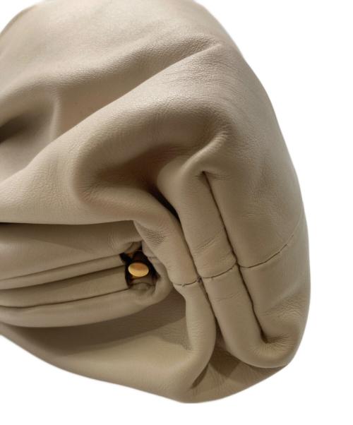 BOTTEGA VENETA（ボッテガベネタ）BOTTEGA VENETA (ボッテガベネタ) ミニザポーチ アイボリーの古着・服飾アイテム