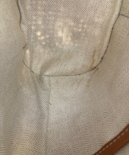 LOEWE（ロエベ）LOEWE (ロエベ) スリットポシェットバッグ ベージュの古着・服飾アイテム