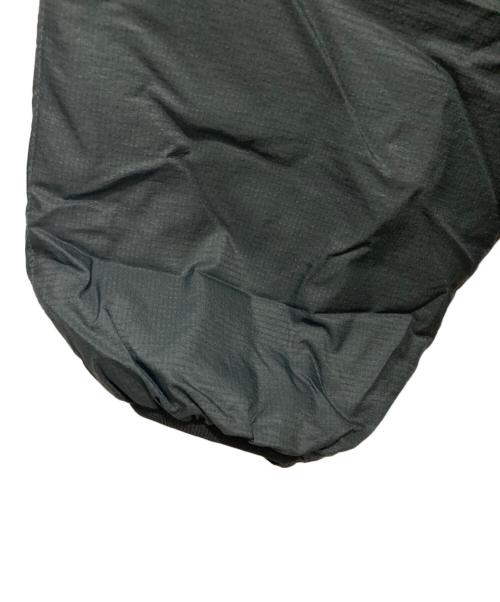 DAIWA PIER39（ダイワ ピア39）DAIWA PIER39 (ダイワ ピア39) TECH REVERSIBLE PULLOVER PUFF JACKET / プルオーバースタンドカラーパフジャケット グレー サイズ:Mの古着・服飾アイテム