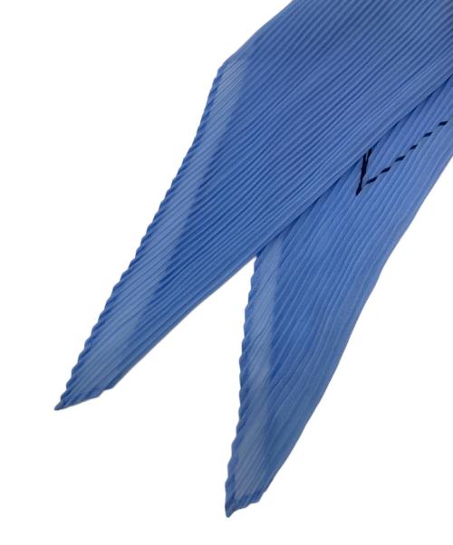 me ISSEY MIYAKE（ミーイッセイ ミヤケ）me ISSEY MIYAKE (ミーイッセイ ミヤケ) プリーツスカーフ スカイブルーの古着・服飾アイテム