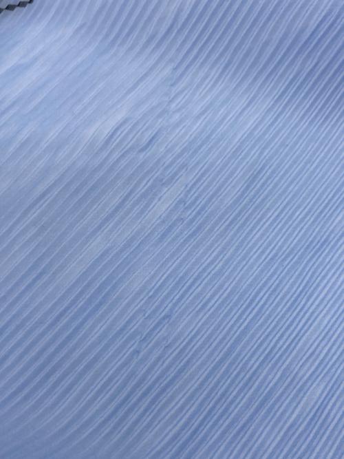 me ISSEY MIYAKE（ミーイッセイ ミヤケ）me ISSEY MIYAKE (ミーイッセイ ミヤケ) プリーツスカーフ スカイブルーの古着・服飾アイテム