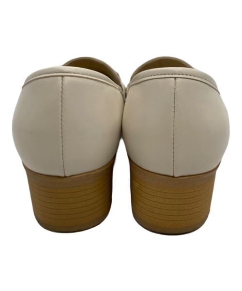 DIANA（ダイアナ）DIANA (ダイアナ) ビット付きローファー アイボリー サイズ:23　1/2の古着・服飾アイテム