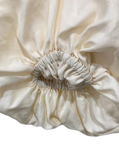 Spick and Span（スピック＆スパン）Spick and Span (スピックアンドスパン) Higuchi*Sカシュクールフリルブラウス ベージュ サイズ:下記参照の古着・服飾アイテム