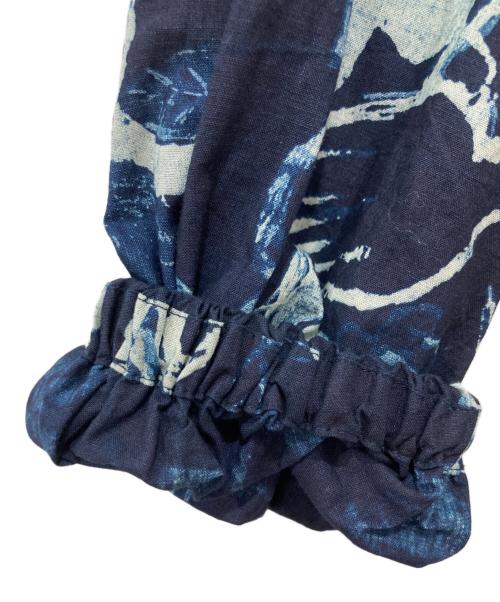 45R（フォーティファイブ・アール）45R (フォーティファイブ・アール) アネモネバードプリントのシャーリングドレス ネイビー サイズ:下記参照の古着・服飾アイテム