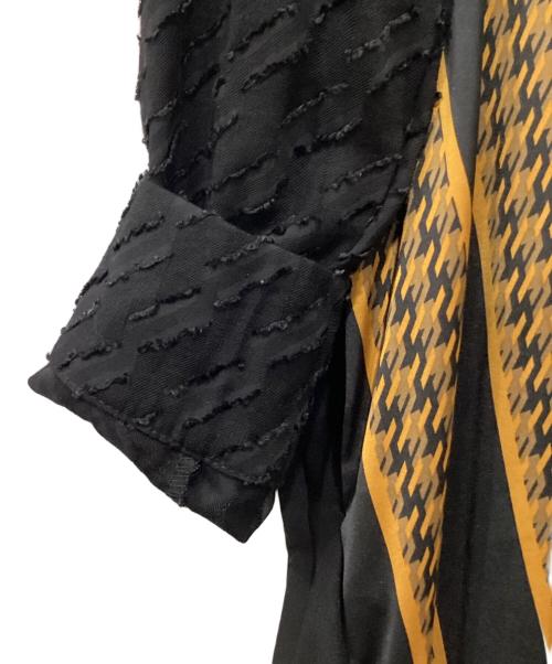 ear PAPILLONNER（イアパピヨネ）ear PAPILLONNER (イアパピヨネ) スカーフ風プリーツワンピース ブラック サイズ:FREEの古着・服飾アイテム