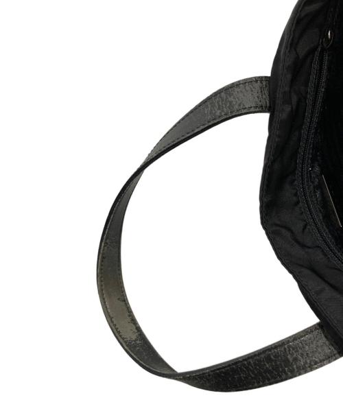 PRADA（プラダ）PRADA (プラダ) ナイロンハンドバッグ ブラックの古着・服飾アイテム