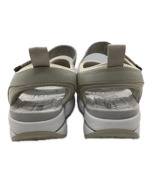 MBT（エムビーティー）MBT (エムビーティー) AZA TAUPE グレー サイズ:23.7の古着・服飾アイテム