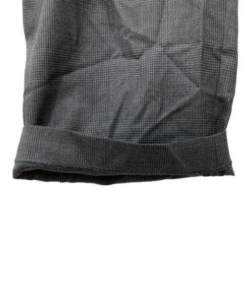 INSCRIRE（アンスクリア）INSCRIRE (アンスクリア) サイドベルトスラックス グレー サイズ:2の古着・服飾アイテム