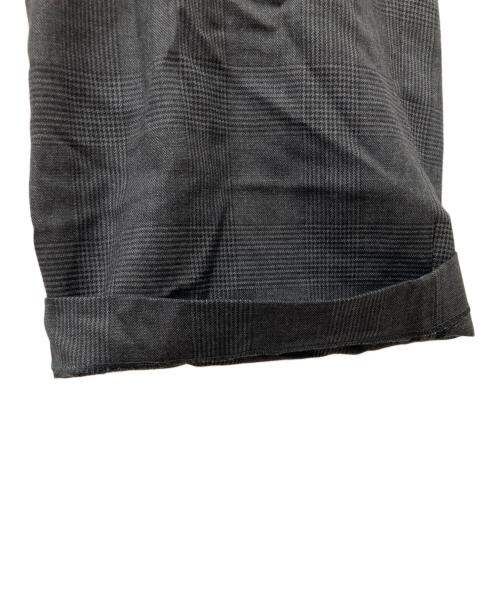 INSCRIRE（アンスクリア）INSCRIRE (アンスクリア) サイドベルトスラックス グレー サイズ:2の古着・服飾アイテム