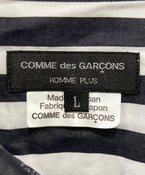 COMME des GARCONS HOMME PLUS（コムデギャルソンオムプリュス）COMME des GARCONS HOMME PLUS (コムデギャルソンオムプリュス) アシンメトリックヘムストライプシャツ グレー×ホワイト サイズ:Lの古着・服飾アイテム